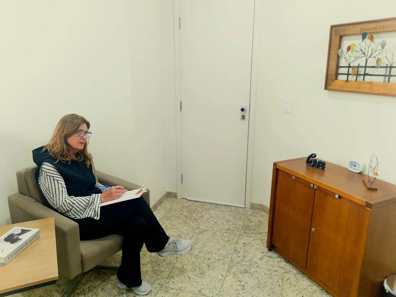 Sala 01 do Coworking Paraíso, ambiente privado para atendimento de psicólogos e terapeutas